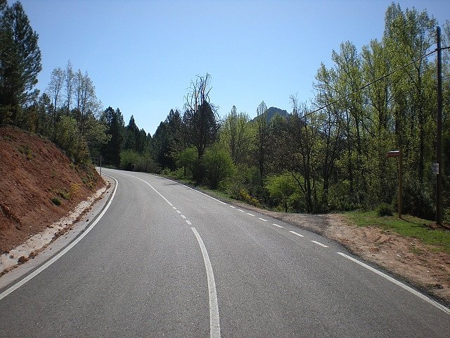 Mejora de firme en la carretera de Poyatos (Cuenca)
