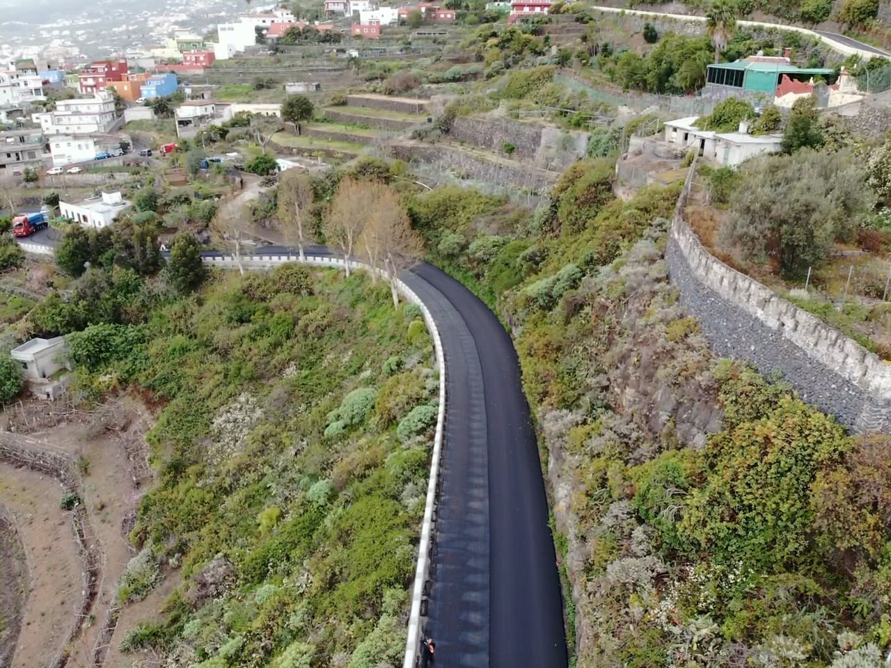 Rehabilitación superficial del firme en Tenerife (TF-82)